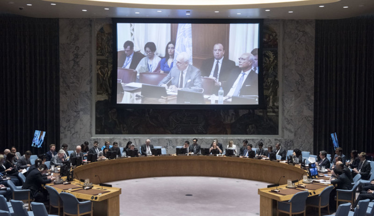Staffan de Mistura (on screen), UN Special Envoy for Syria, briefs the Security Council via video conference.